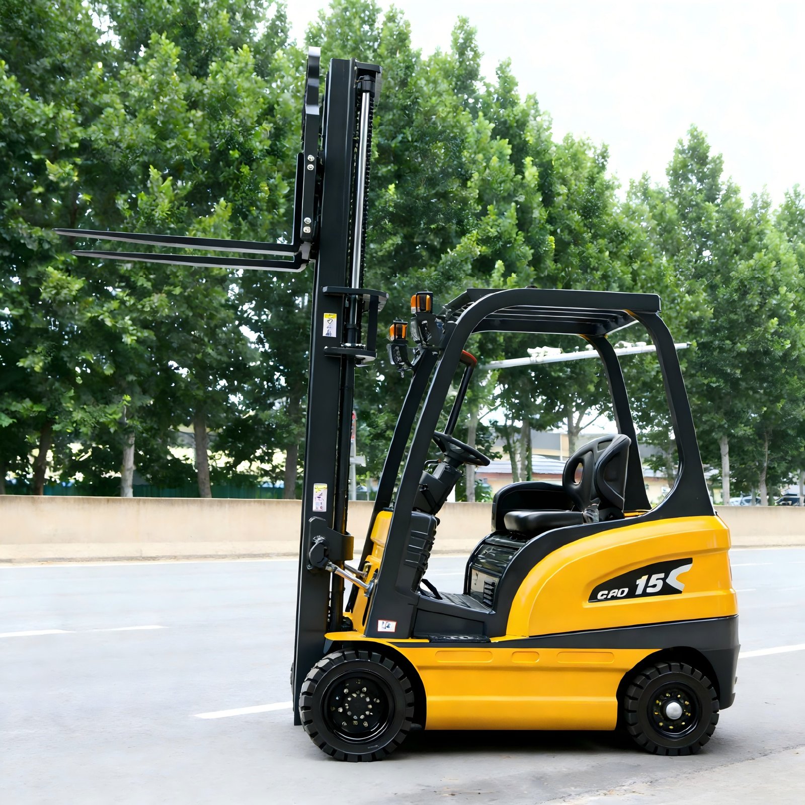 1.5TON Electric Forklift - Image 4