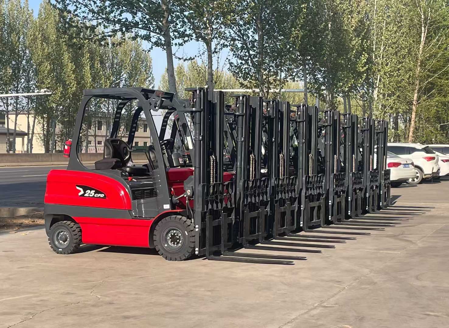 2.5TON Electric Forklift - Image 3