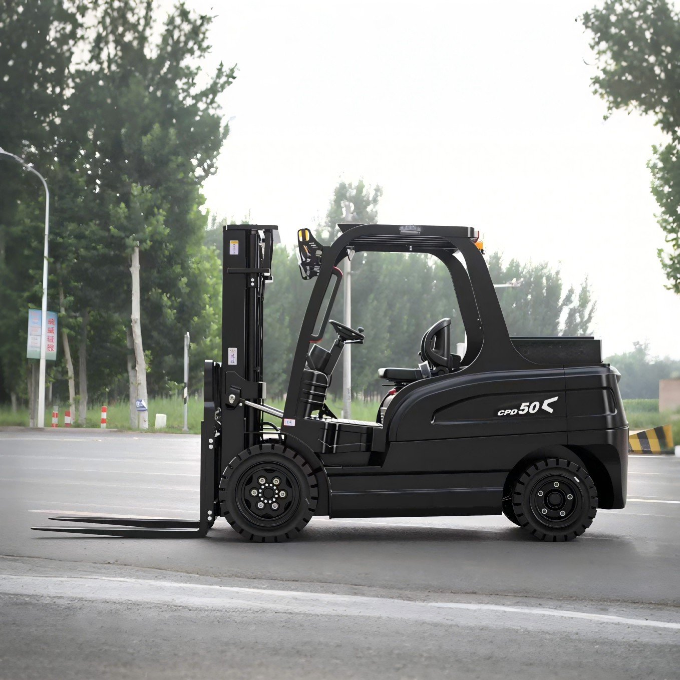 5TON Electric Forklift - Image 3